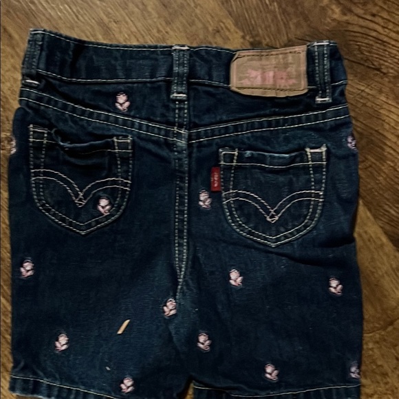 Levi's Dark Denim Shorts with Pink Embroidery - Picture 5 of 6
